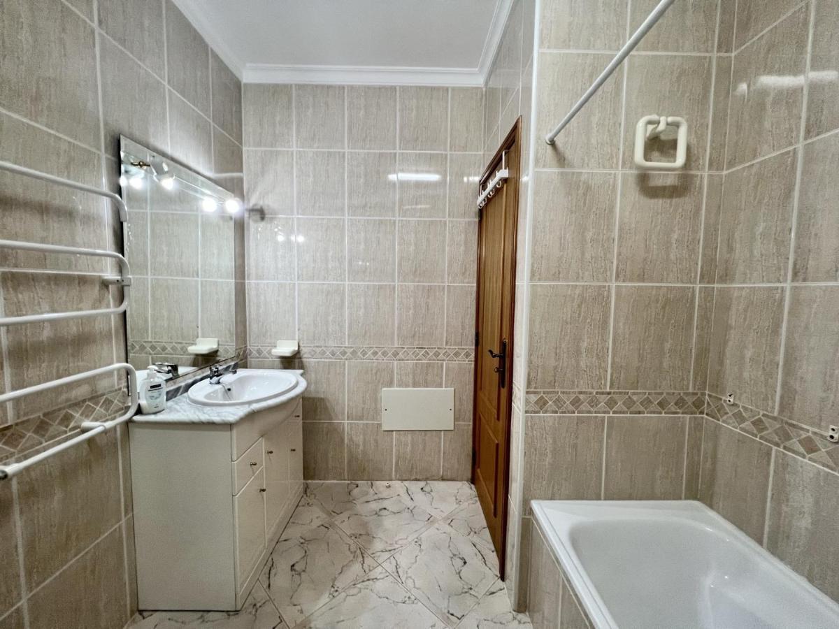 Apartmán Quarteira Elegant With Pool By Homing Exteriér fotografie