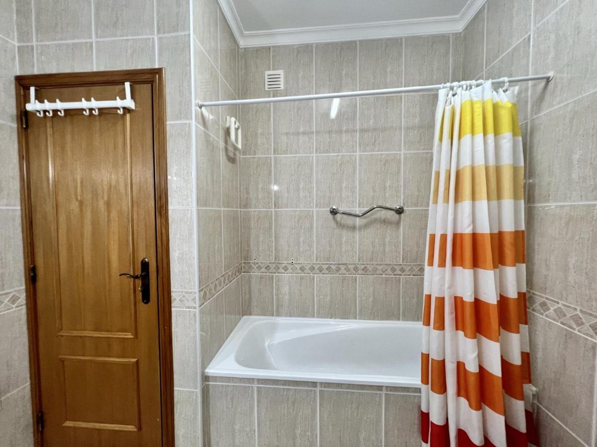 Apartmán Quarteira Elegant With Pool By Homing Exteriér fotografie