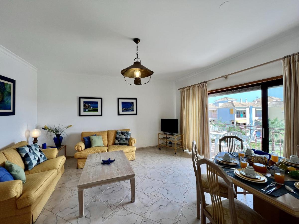 Apartmán Quarteira Elegant With Pool By Homing Exteriér fotografie